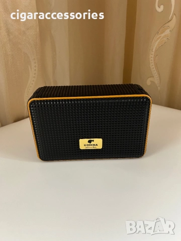 Cohiba преносим кожен хумидор за 4 пури с дигитален хигрометър