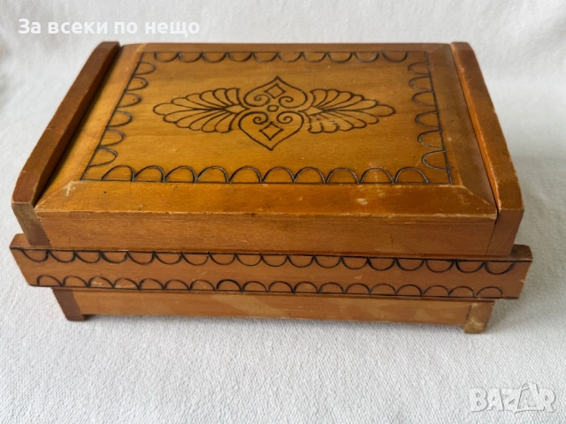 Стара дървена кутия , снимка 2 - Антикварни и старинни предмети - 54275124