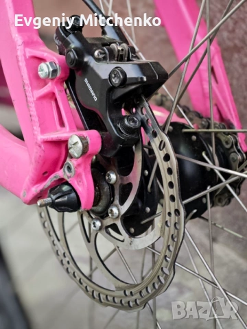 Продавам страхотен розов планински велосипед (MTB) – отлично състояние!, снимка 10 - Велосипеди - 54699920