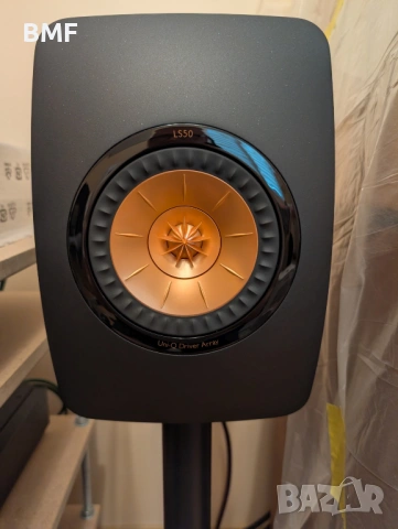 Комплект качествена аудио система колони, стойки и субуфер KEF