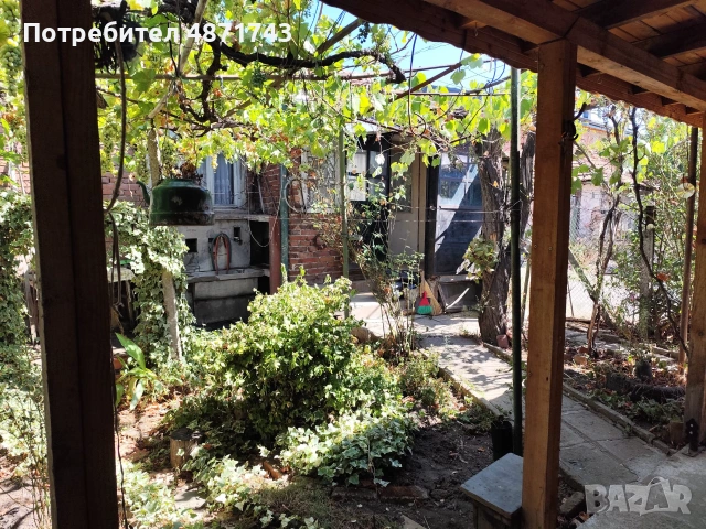 Собственик продава къща с двор в град Айтос, снимка 14 - Къщи - 55103278