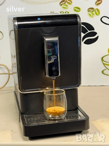 Кафемашина кафе автомат TCHİBO с гаранция, снимка 3 - Кафемашини - 54118368