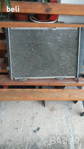 Авто радиатор МЕРЦЕДЕС 190D, снимка 2 - Части - 53976775