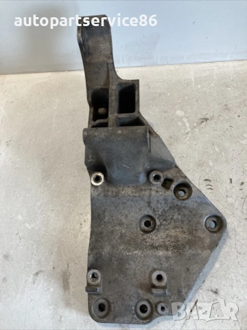Конзола / държач на алтернатор за Nissan Pathfinder 2.5 dCi (2009) 11910Eb300