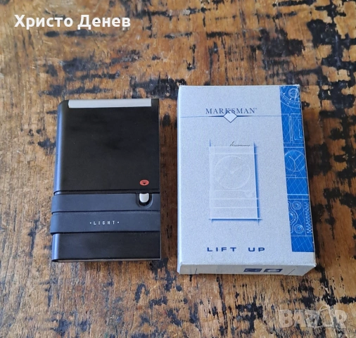 часовник будилник за бюро Марксман, Travel Marksman с повдигащ се бавно капак и светещ циферблат, снимка 2 - Антикварни и старинни предмети - 54332874