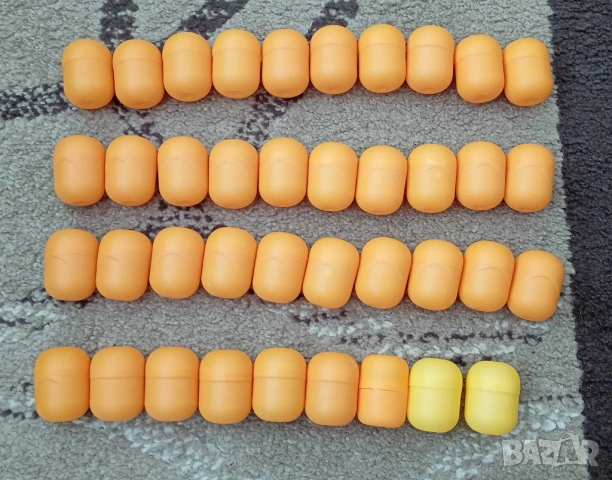 Продавам кутийки от шоко яйца