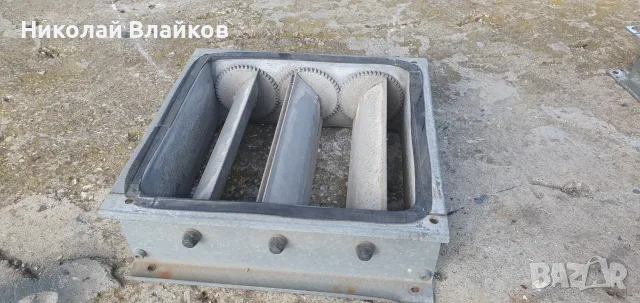 Продавам вентилационна клапа и мека връзка за въздуховод, снимка 2 - Други машини и части - 55432606