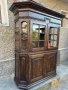 Масивен дъбов шкаф с витрина, снимка 3