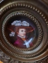 Порцеланова чиния ръчно рисувана с месингова рамка , снимка 2