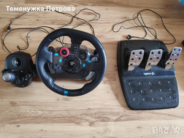 Продавам волан с педали на Logitech, снимка 2 - Други игри и конзоли - 55262237