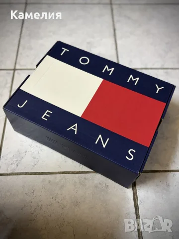 Бели дамски кецове Tommy Hilfiger TJW Flatform Pearlized Sneaker - размер 39, снимка 10 - Кецове - 55529204