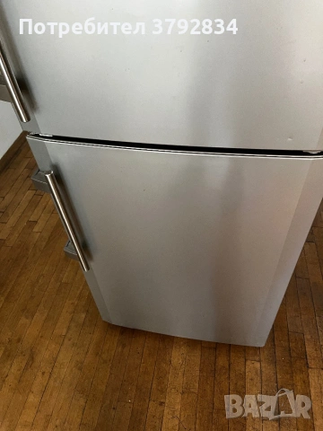 Хладилник с фризер Liebherr 7081968, снимка 3 - Хладилници - 53959568