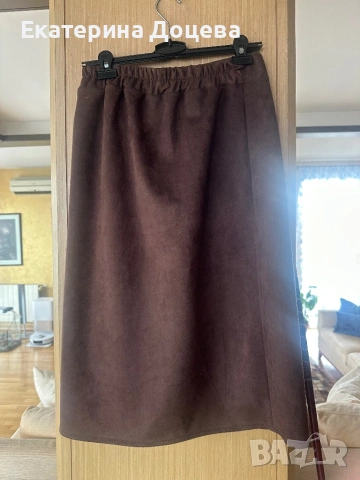 Тъмнокафява велурена пола, снимка 2 - Поли - 54083481