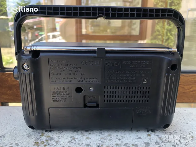 Запазено Преносимо радио -Panasonic RF-2400 , снимка 6 - Радиокасетофони, транзистори - 55669347