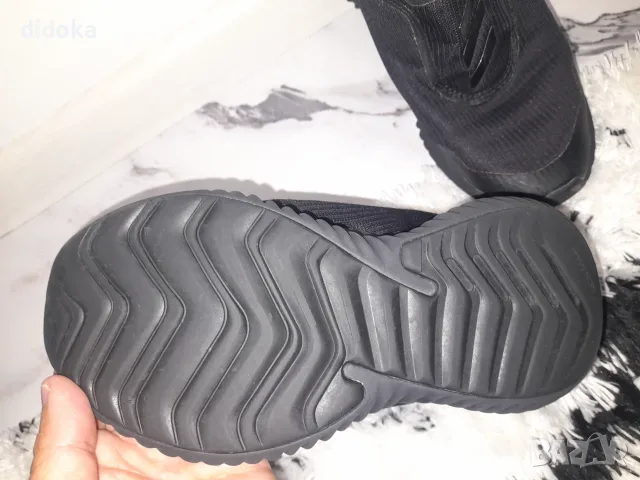 Удобни маратонки Adidas 32 номер , снимка 4 - Детски маратонки - 55593519