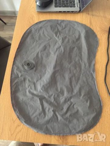 Подарявам туристическа възглавница Sea to Summit Aeros pillow , снимка 4 - Надуваеми легла - 55555033