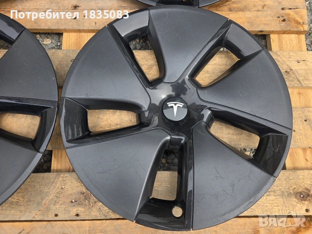 Оригинални тасове Tesla 18 цола, снимка 4 - Аксесоари и консумативи - 55071993