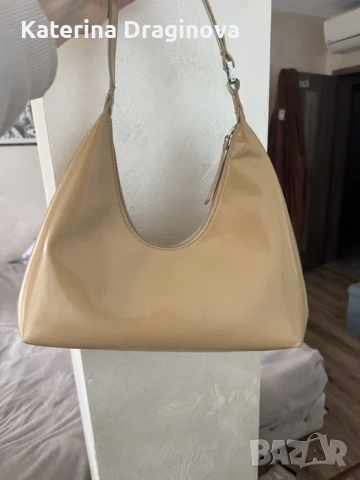 Чанта BY FAR Amber Чанта BY FAR Amber Чанта BY FAR Amber Чанта BY FAR Amber Чанта BY FAR Amber Чанта, снимка 3 - Чанти - 55056142