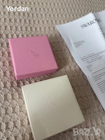 Продавам чисто нов аксесоар Swarovski за Apple watch