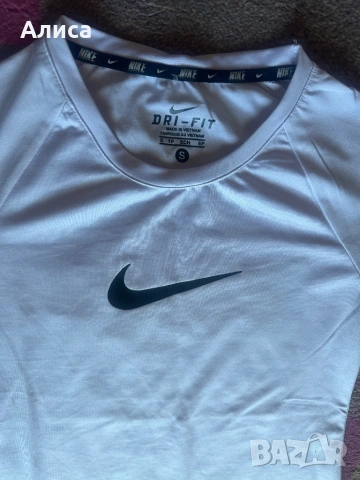 Дамска тениска Nike, размер: S, снимка 2 - Тениски - 54908616