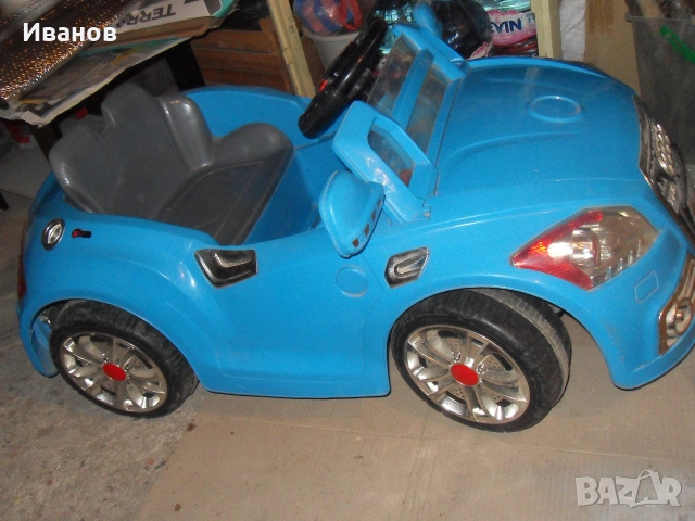 продавам акумолаторна деска кола, снимка 2 - Детски велосипеди, триколки и коли - 55051675