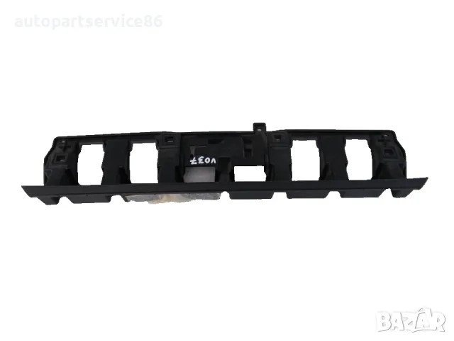 Централна скоба опора на задната броня за Volvo C30 1.6 TDI (2012) 30657221 OEM, снимка 3 - Части - 55617764