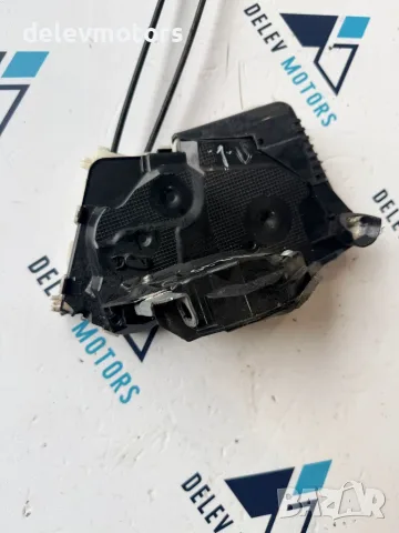 690400D520 предна лява брава от Toyota Yaris P13, 1.0i, 72 ph., 5 sp., engine 1KR-FE, KSP130 2020, снимка 6 - Части - 55573894