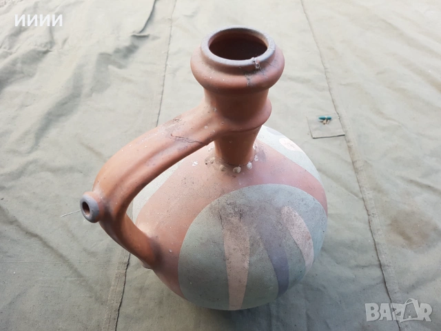 Стара стомна за вода