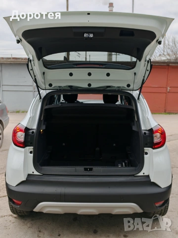 Renault Captur 1.3TCe, снимка 5 - Автомобили и джипове - 54421339