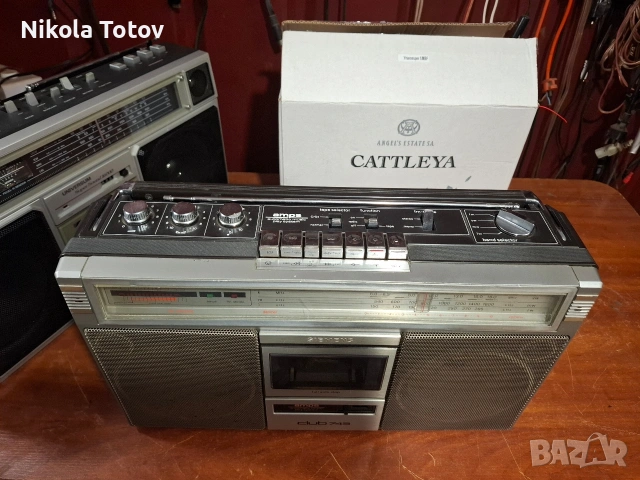 Продава се касетофон Simens club743, снимка 2 - Радиокасетофони, транзистори - 54110154