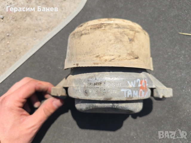 А2122402417 Тампон двигател OEM MERCEDES W212 E 350 CDI 4MATIC OM642 2011