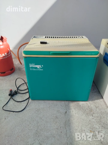 Хладилник ракла ELECTROLUX MOBIL COOLER 12/220 V- gaz , снимка 2 - Хладилни чанти - 54422505