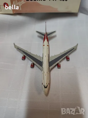 Колекционерски метален модел Boeing 747-400 Virgin Atlantic (Мащаб 1:500) – Юбилейно издание , снимка 4 - Антикварни и старинни предмети - 55461129