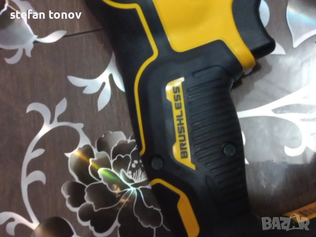 мултифункционален осцилираш инструмент безчетков dewalt dcs354, снимка 3 - Други инструменти - 54767801