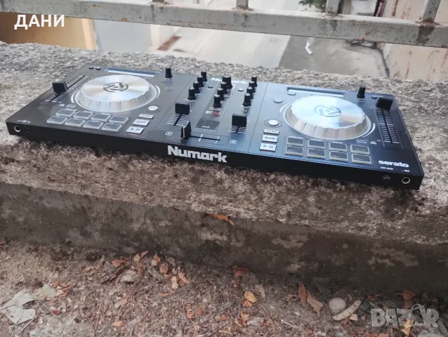 DJ mixser Numark Pro 3 конзола.Перфектна, снимка 4 - Ресийвъри, усилватели, смесителни пултове - 55618448