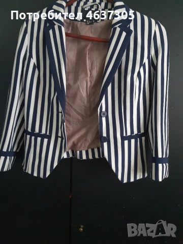 марково модерно сако на ивици