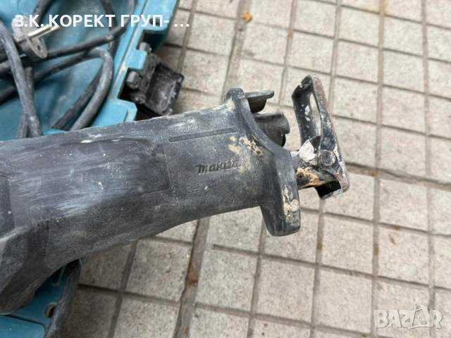 Саблен трион Makita JR3051T, снимка 4 - Триони и циркуляри - 54390411