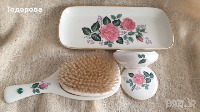 Порцеланов козметичен комплект- 3 броя, снимка 3 - Антикварни и старинни предмети - 54091671