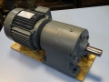 мотор редуктор SEW-EURODRIVE R60DT90S4 Helical Gear Box Motor 1.1kW, снимка 3