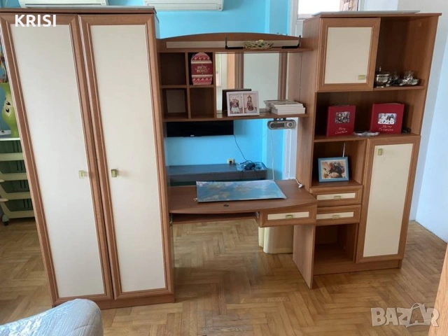 Секция за хол или спалня с гардеробче