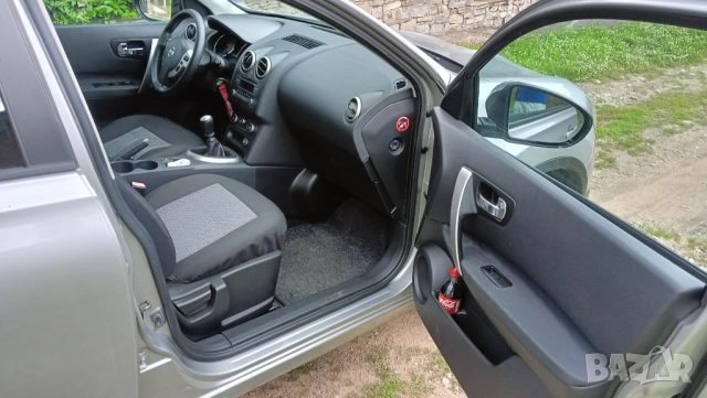 NISSAN Qashqai 1.5 dci FWD Acenta (81kw) нисан кашкай, снимка 12 - Автомобили и джипове - 54953584