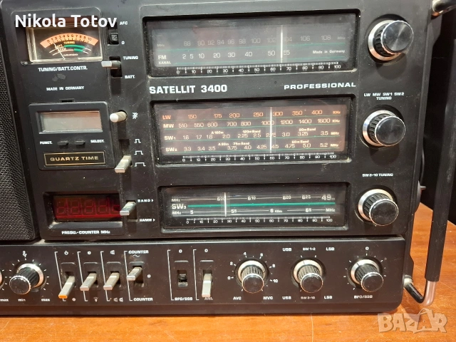 Продава се Grundig Satelit 3400, снимка 2 - Радиокасетофони, транзистори - 53991185