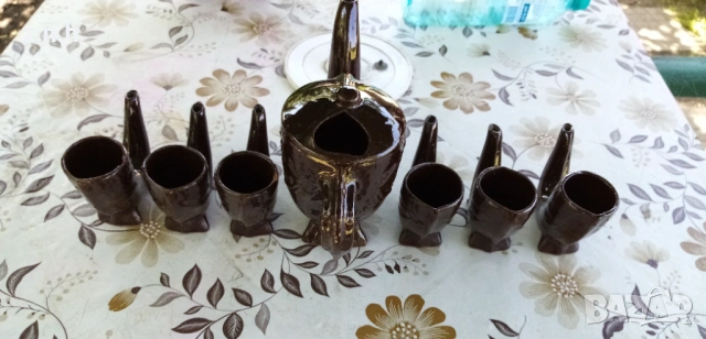 Старинен порцелнов сррвиз