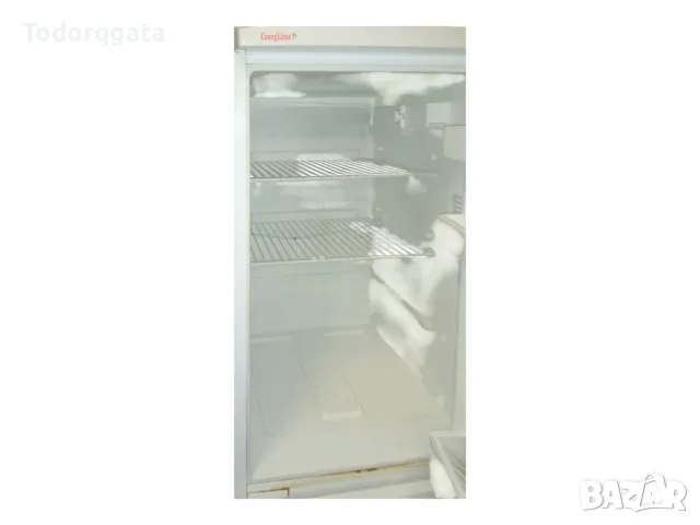 Хладилник с Фризер Конелиано Conegliano Италия Работещ Уплътненията са за Смяна, снимка 2 - Хладилници - 55583161