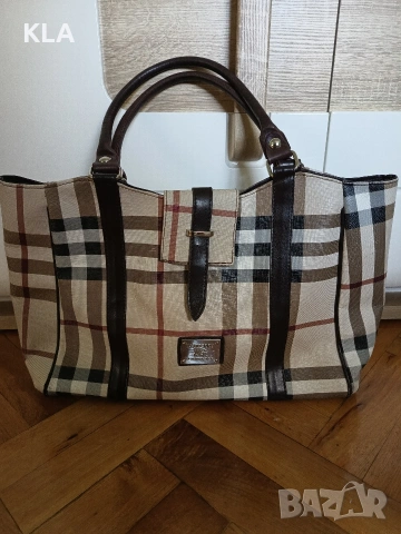 Оригинална чанта Burberry 