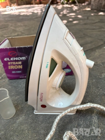 Парна ютия Elekom-модел EK-1001. 1200W.  , снимка 2 - Ютии - 54900806