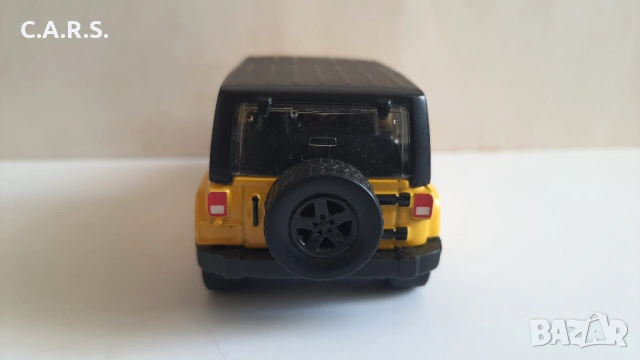 2015 Maisto Jeep Wrangler Unlimited - Мащаб 1:41, снимка 4 - Колекции - 54762581