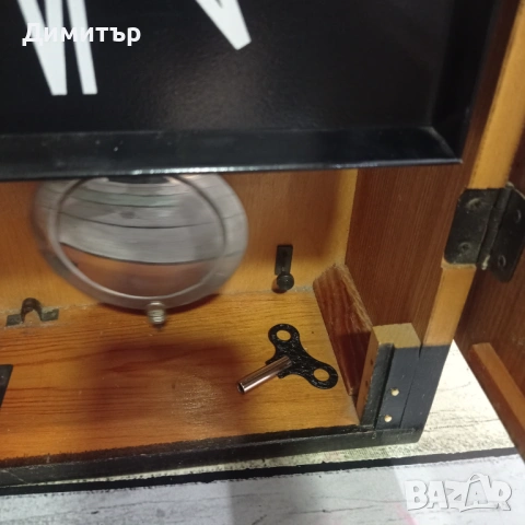 Рядък стенен часовник „Янтар“ (СССР) – работещ, с гонг и ключ, снимка 3 - Стенни часовници - 54024912