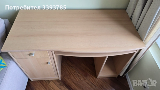 Компактно и функционално бюро в отлично състояние!, снимка 2 - Бюра - 54670113