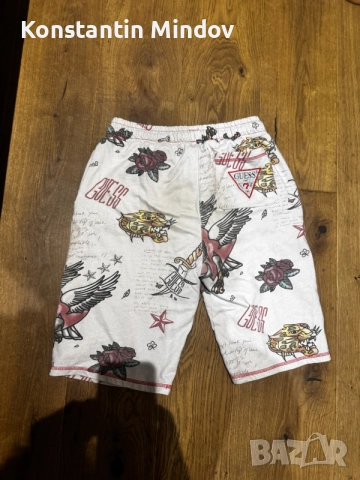 памучни къси панталони GUESS с тату принт – Размер 16г. (165 см), снимка 2 - Къси панталони - 55051810